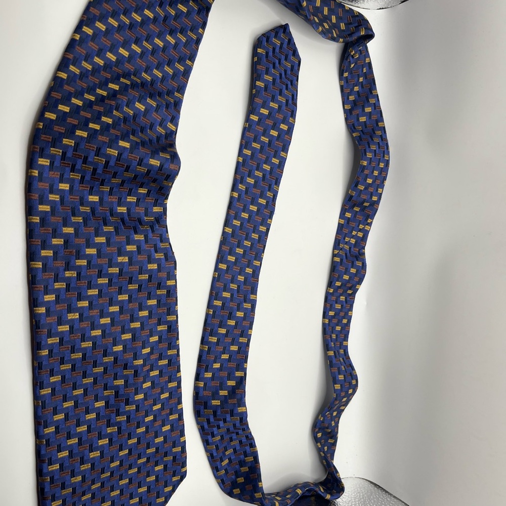 Authentic Burberry Silk Blue and Gold Men's Tie